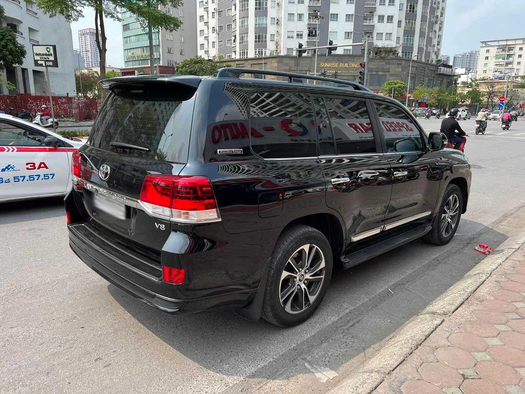 Toyota Land Cruiser đời 2021 được rao bán 6 tỷ đồng, giá ngang một